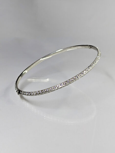 Brazalete triangular pavé